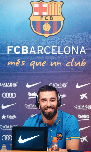 Arda Turan resmen Barcelona'da